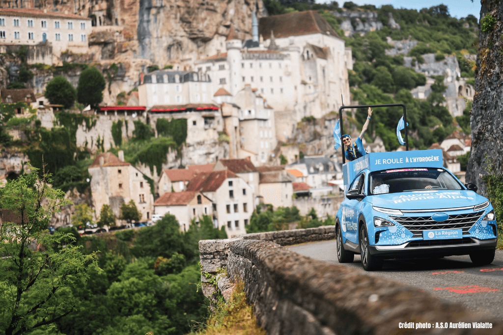 la première et seule caravane publicitaire roulant 100% à l’hydrogène du Tour de France