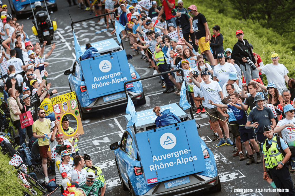 la première et seule caravane publicitaire roulant 100% à l’hydrogène du Tour de France