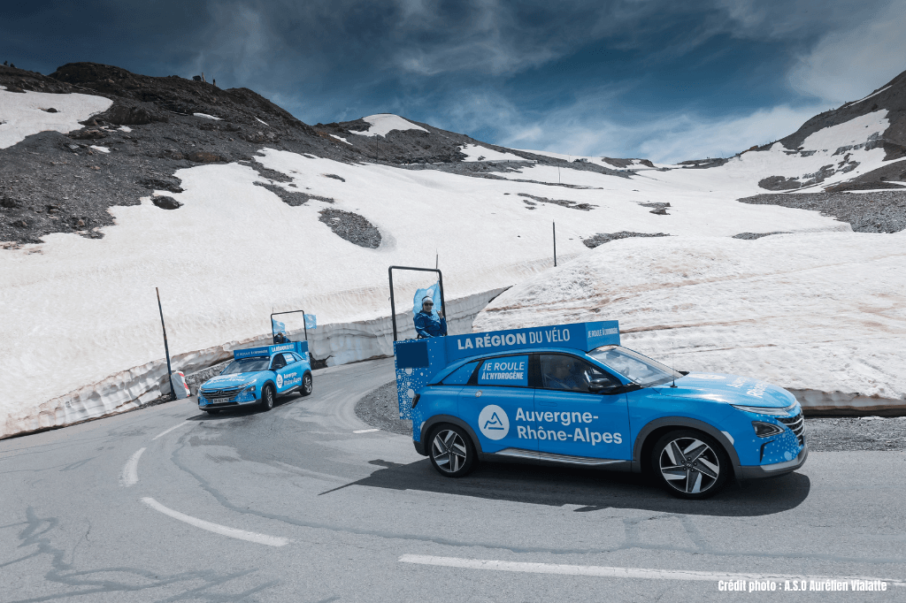 la première et seule caravane publicitaire roulant 100% à l’hydrogène du Tour de France