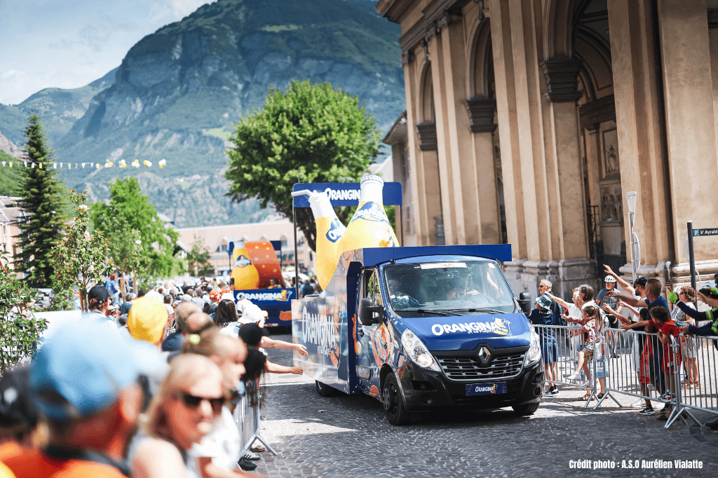 La caravane Orangina : Une opération de marketing rafraîchissante et audacieuse